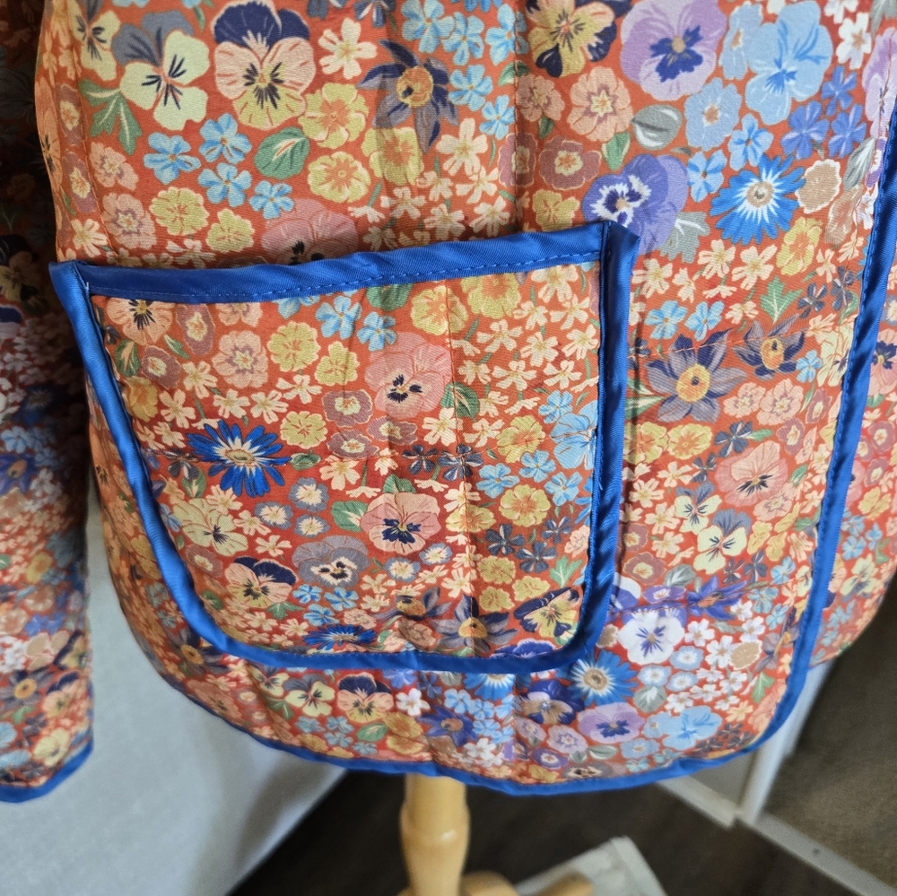 Coat.                     226 - Picture 3 of 4